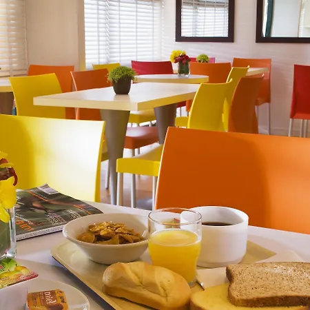 Premiere Classe Ouest Universite 2*