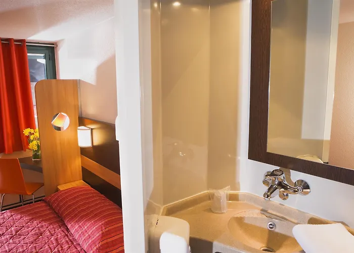 Premiere Classe Ouest Universite لو مان